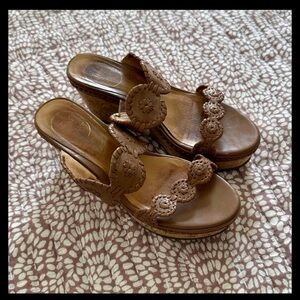 Jack Rogers Brown Leather Scalloped Wedge Slides Size 7.5